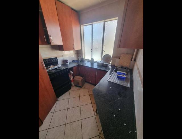 2 BEDROOM APARTMENT FOR SALE IN KEW